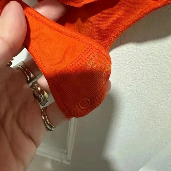 SKIMS Essentials Seamless Orange Thong Bodysuit EUC SIZE S/M - Picture 4 of 6